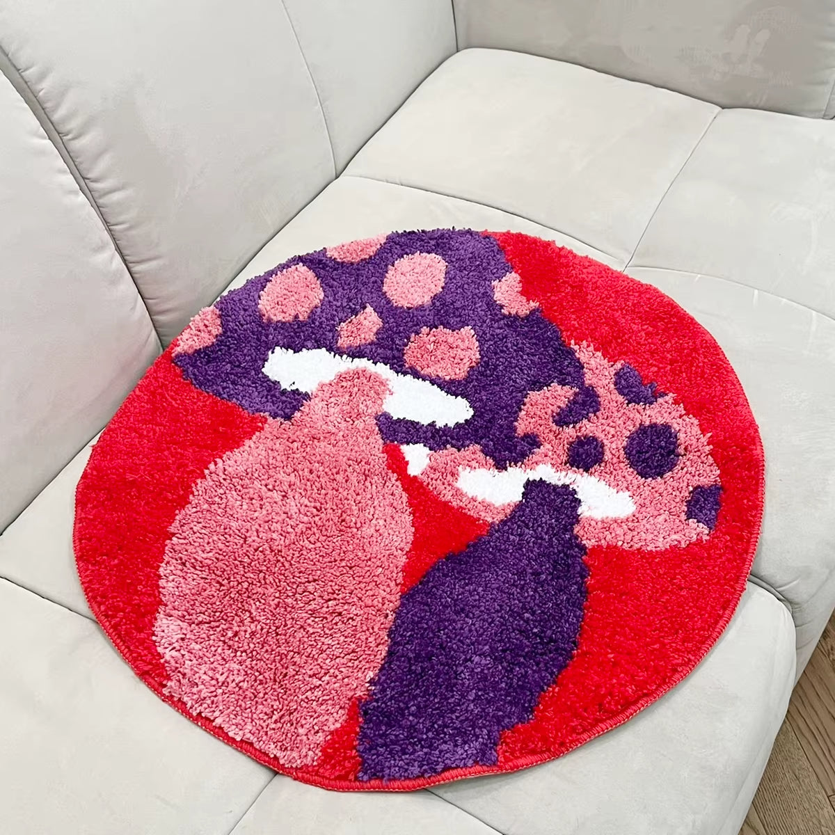 Red Psychedelic Mushrooms Tufted Rug Anti-Slip Trippy Bedroom Handmade Flocking Rug Carpet Living Room Entrance Rug Home Decor