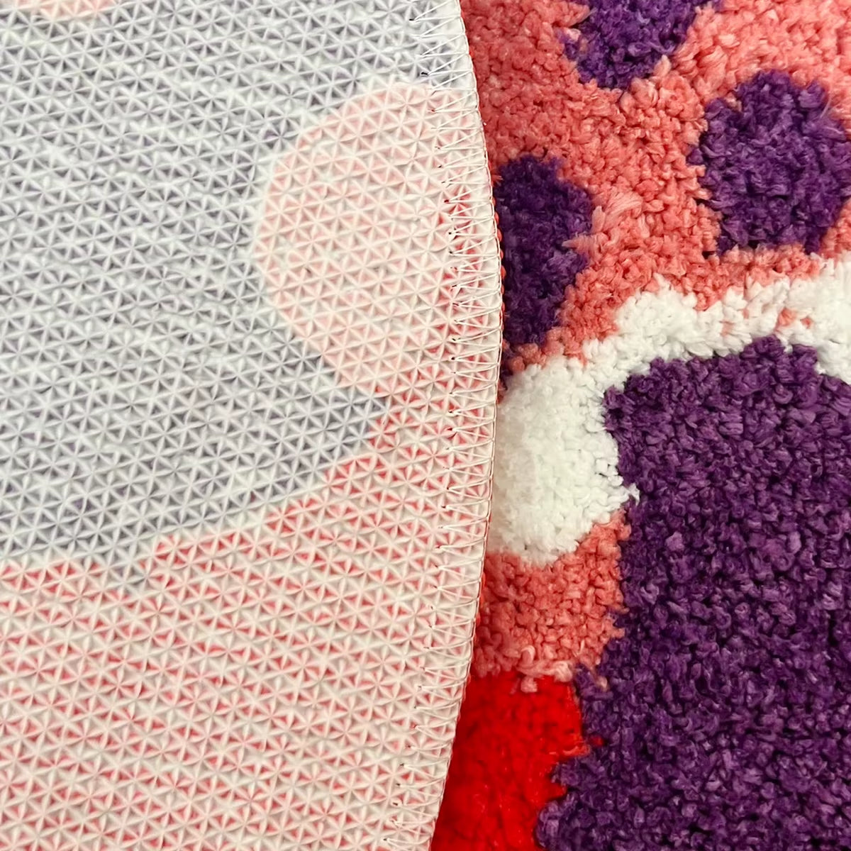 Red Psychedelic Mushrooms Tufted Rug Anti-Slip Trippy Bedroom Handmade Flocking Rug Carpet Living Room Entrance Rug Home Decor